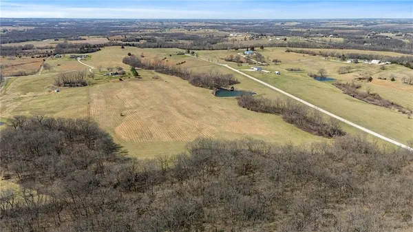 $515,000 | 9881 Northwest 365th Road, Stewartsville, MO 64490