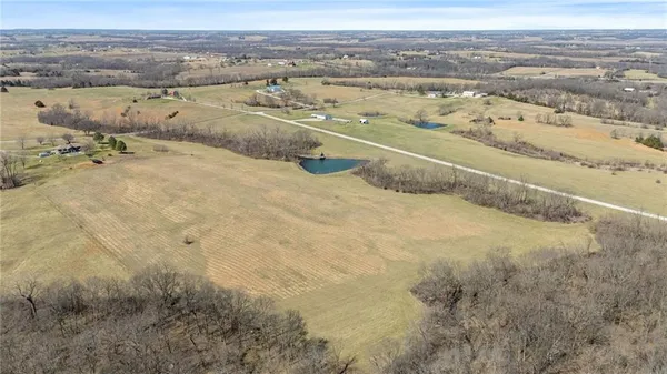 $515,000 | 9881 Northwest 365th Road, Stewartsville, MO 64490