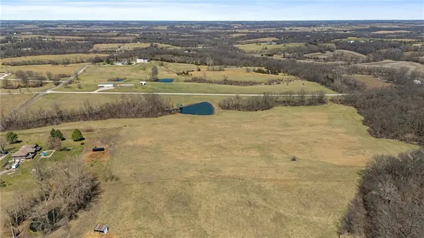 $515,000 | 9881 Northwest 365th Road, Stewartsville, MO 64490