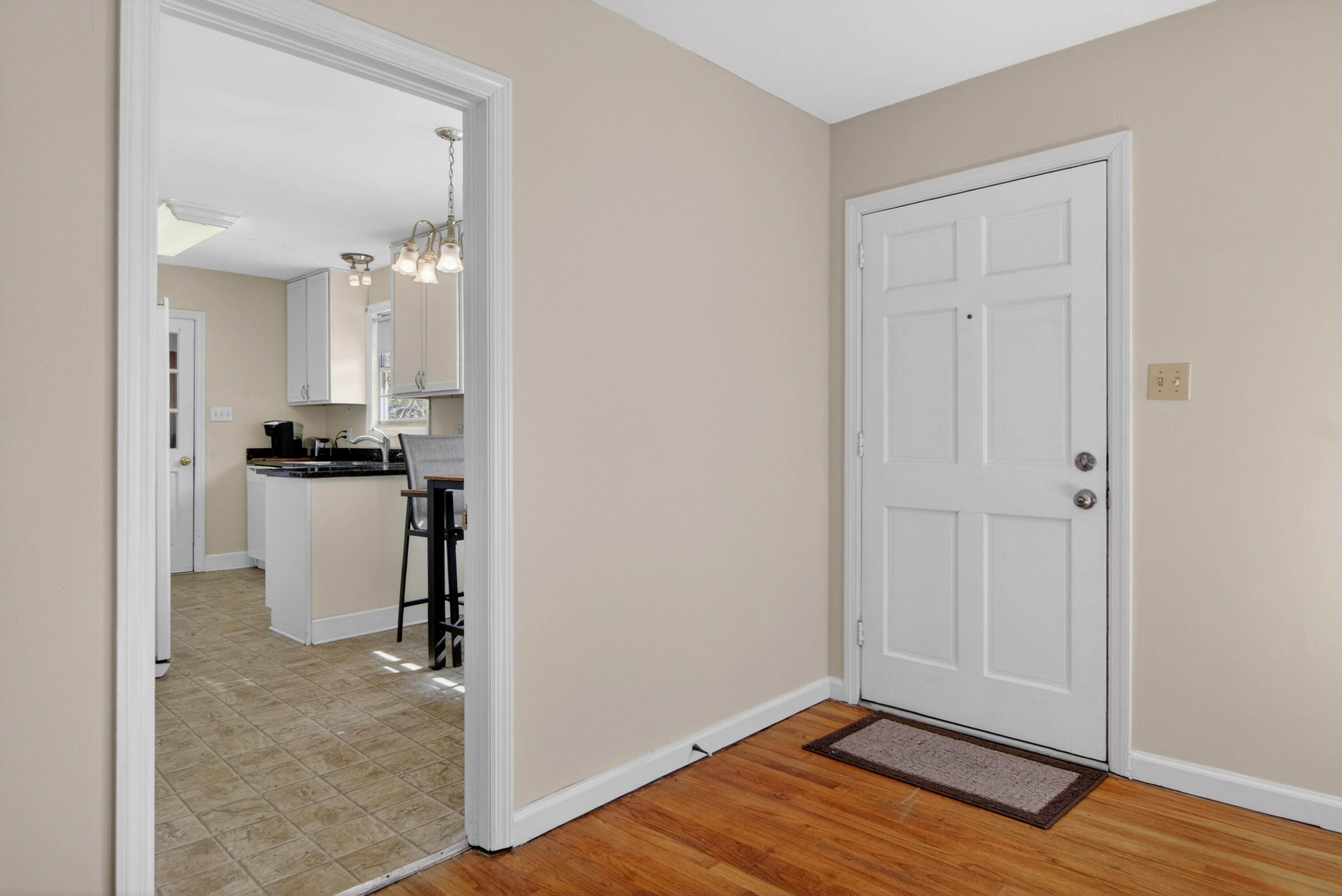 822 Rogers Lane Mount Pleasant, SC 29464 - Photo 4 of 27 7