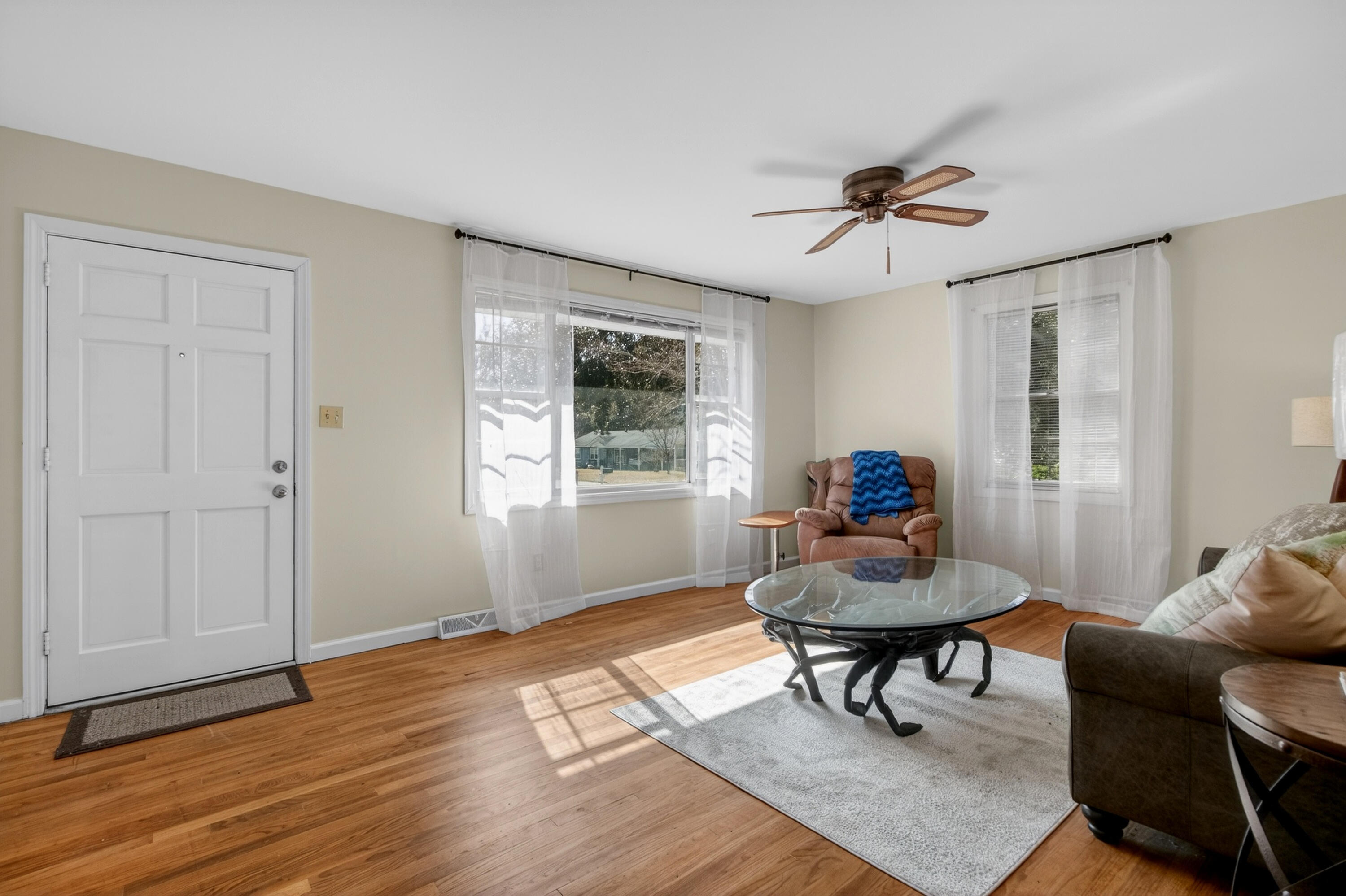 822 Rogers Lane Mount Pleasant, SC 29464 - Photo 6 of 27 8