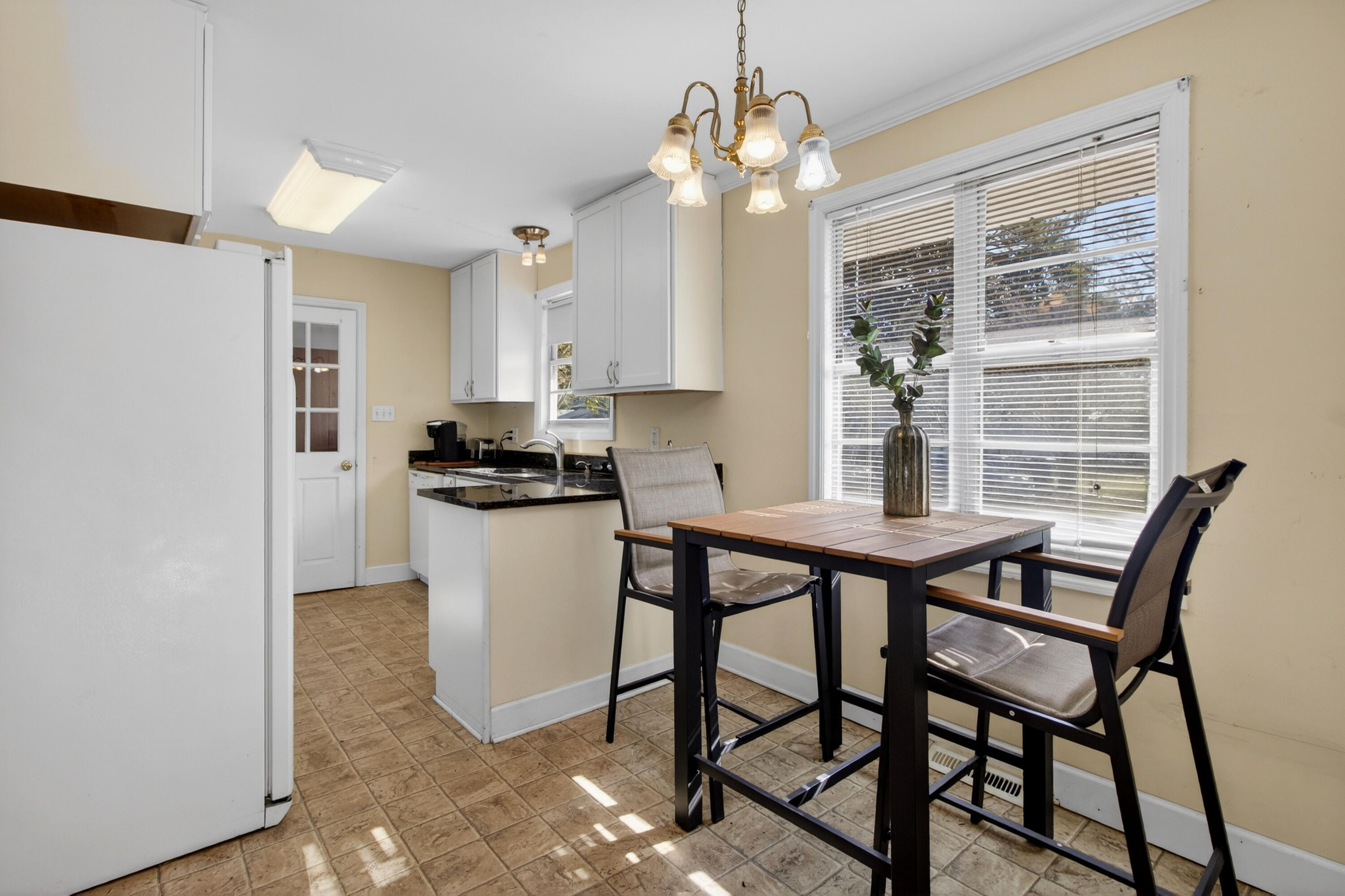 822 Rogers Lane Mount Pleasant, SC 29464 - Photo 9 of 27 11