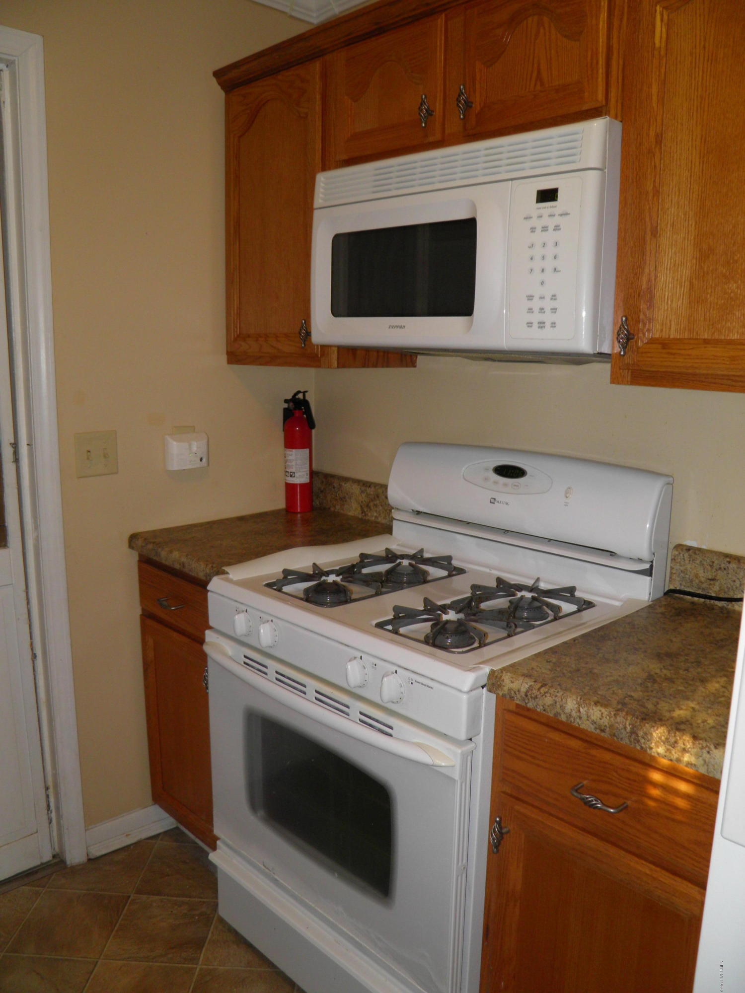 218 Belltown Road Havelock, NC 28532 - Photo 11 of 29 Gas stove