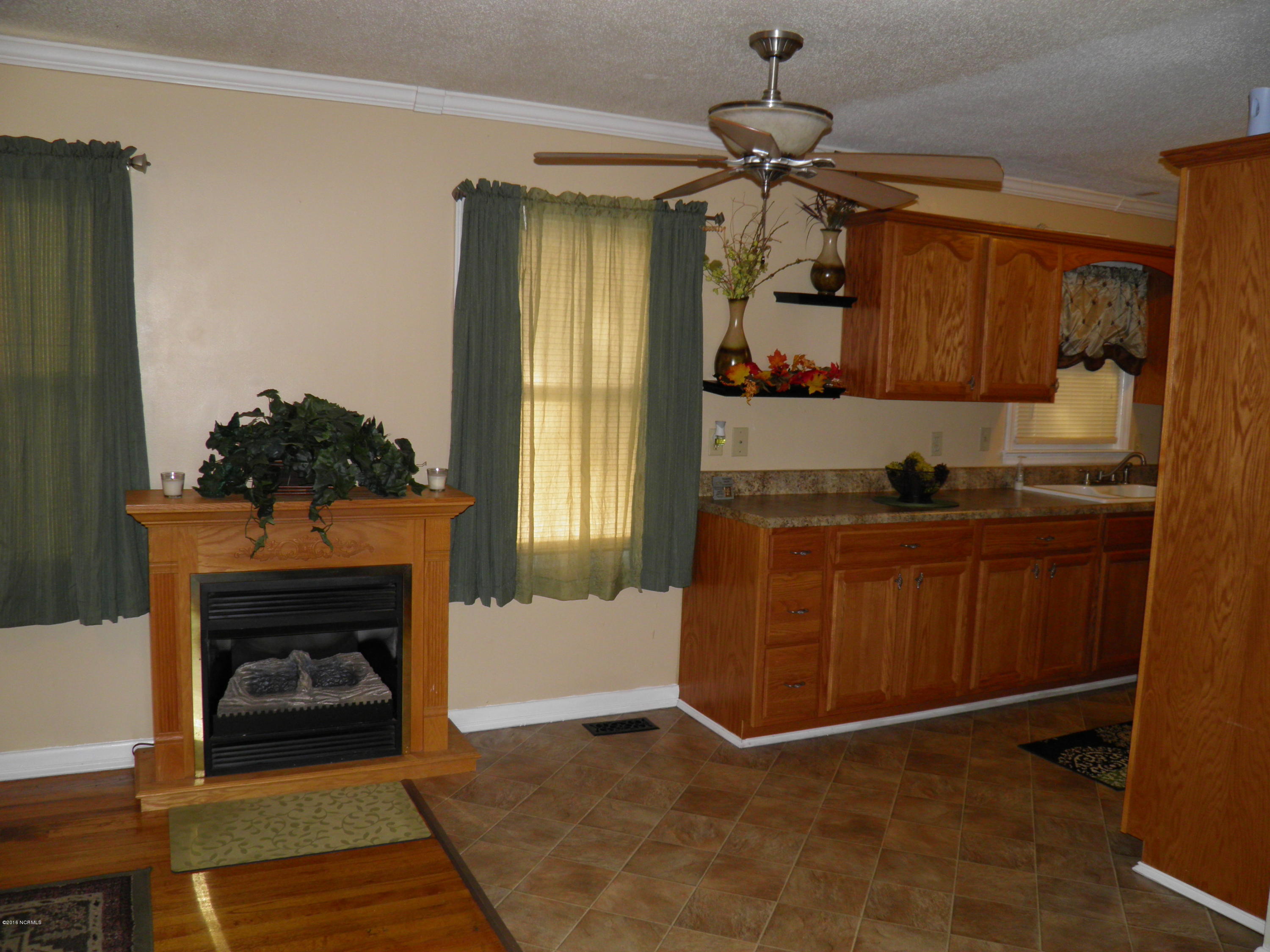 218 Belltown Road Havelock, NC 28532 - Photo 4 of 29 PB080277