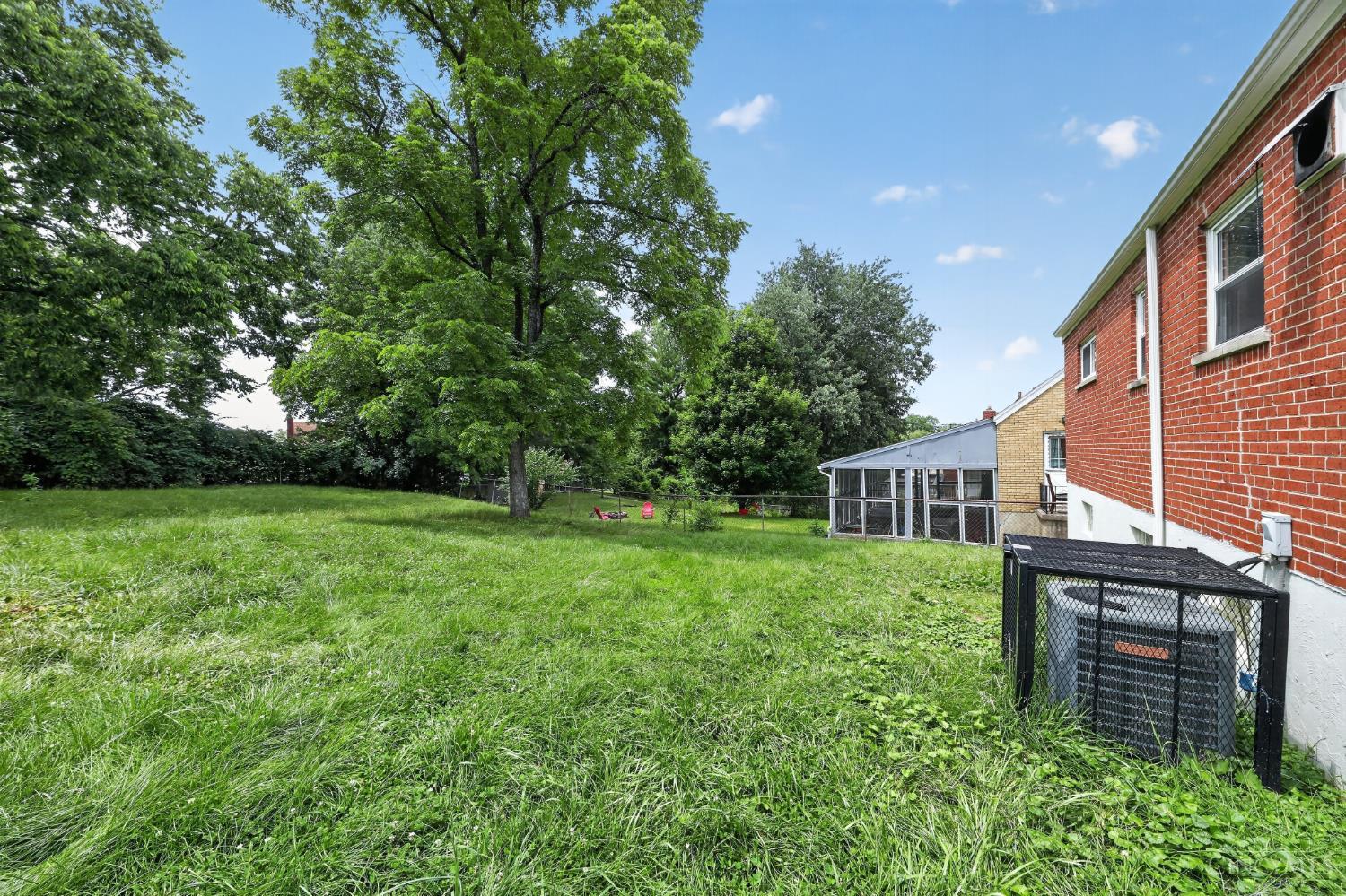 1119 Anderson Ferry Road Cincinnati, OH 45238 - Photo 7 of 31