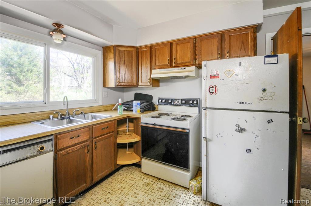 688 Uphill Road Milford, MI 48381 - Photo 26 of 65 Gallery Image 26