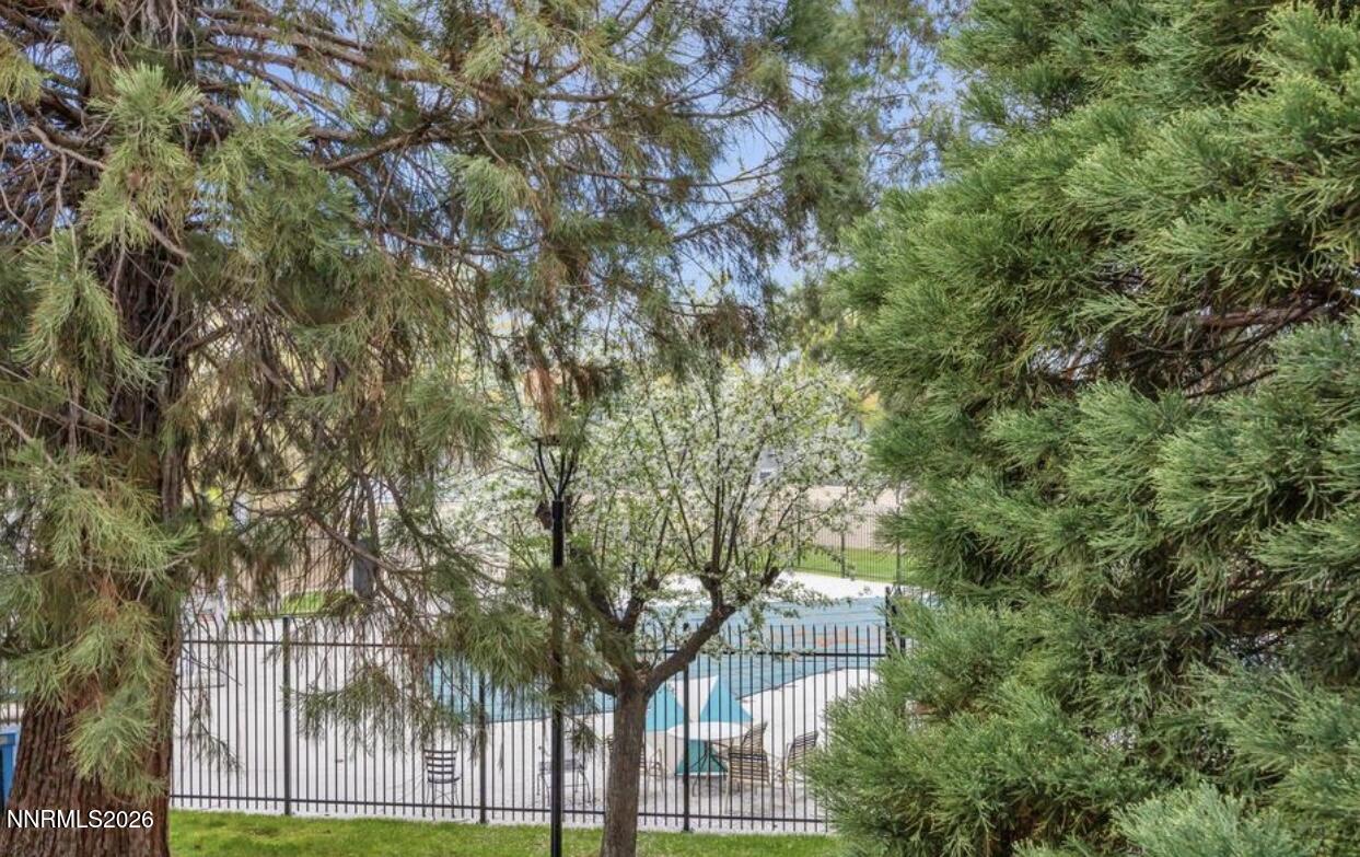 2125 Roundhouse Road Sparks, NV 89431 - Photo 2 of 21 2125 Roundhouse pool