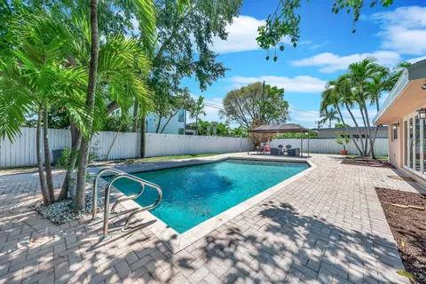 $1,490,000 | 1870 Northeast 197th Terrace, Miami, FL 33179