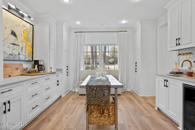 $799,000 | 4211 North Honeysuckle Lane, Jackson, MS 39211