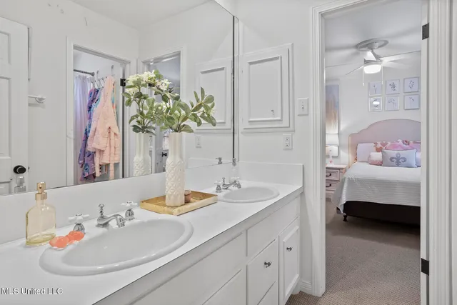 $799,000 | 4211 North Honeysuckle Lane, Jackson, MS 39211