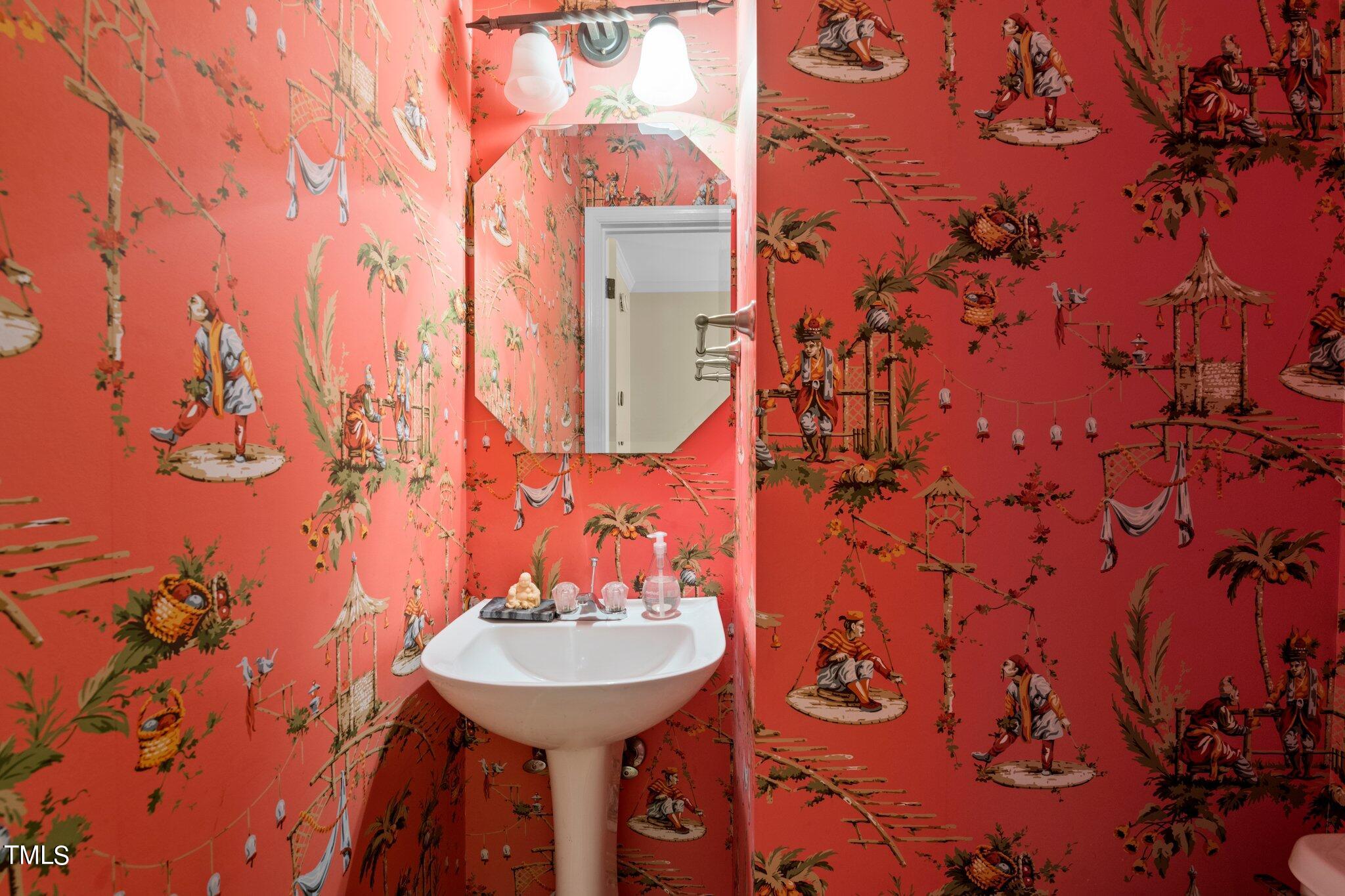 3929 Browning Place Raleigh, NC 27609 - Photo 10 of 20 21-web-or-mls-DSC_8477