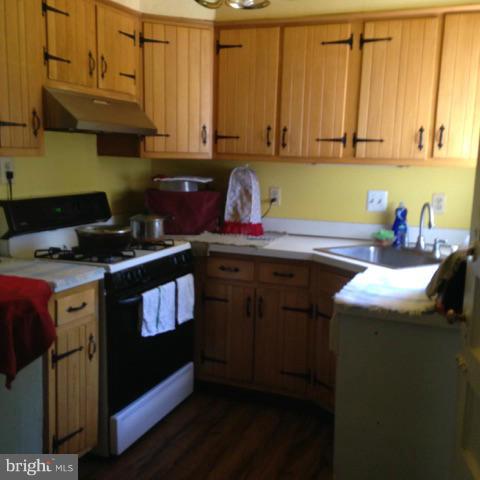 1512 Hanby Street Silver Spring, MD 20902 - Photo 2 of 12 Kitchen