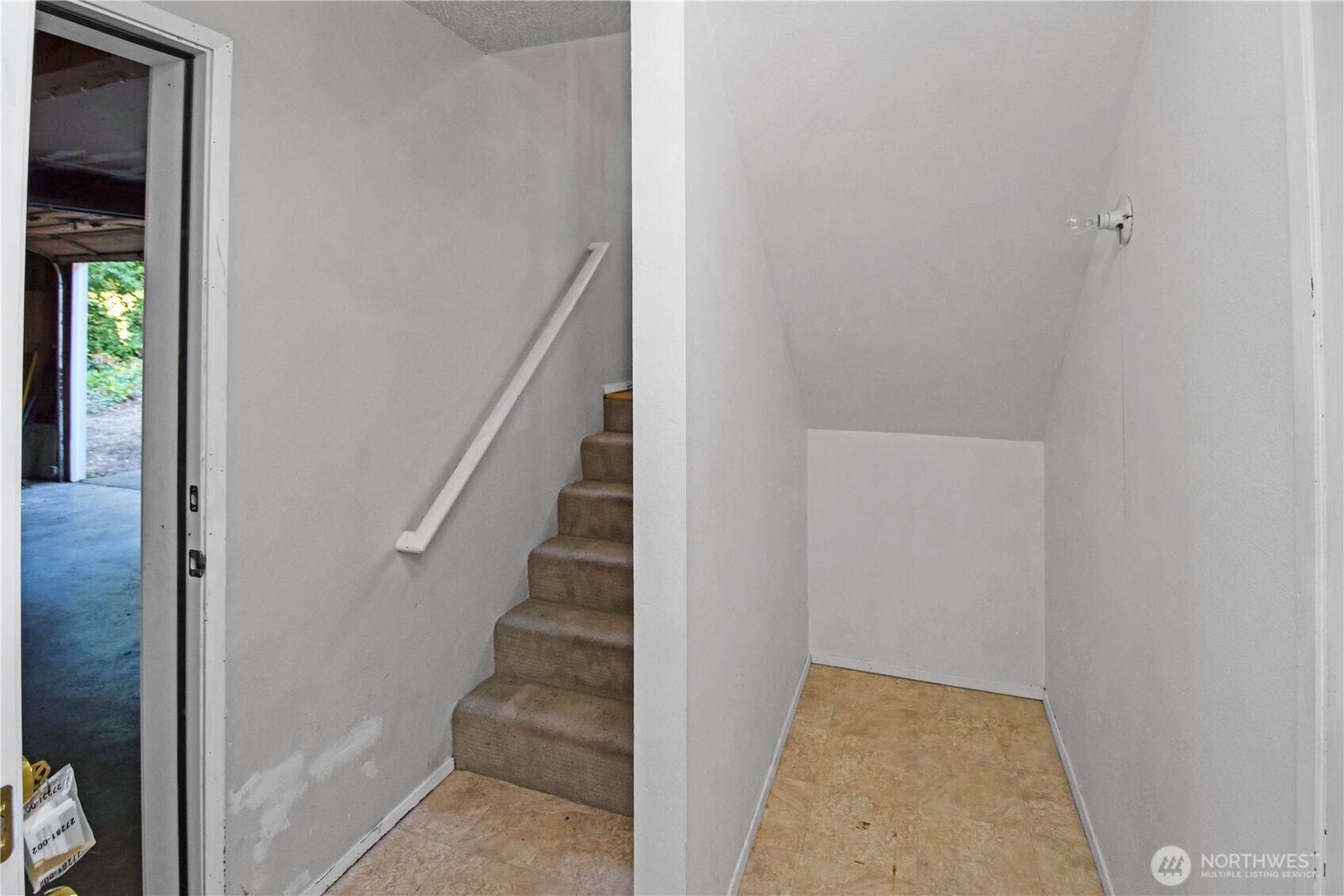 308 Point Fosdick Place Northwest Gig Harbor, WA 98335 - Photo 35 of 35 a view of a hallway with entryway