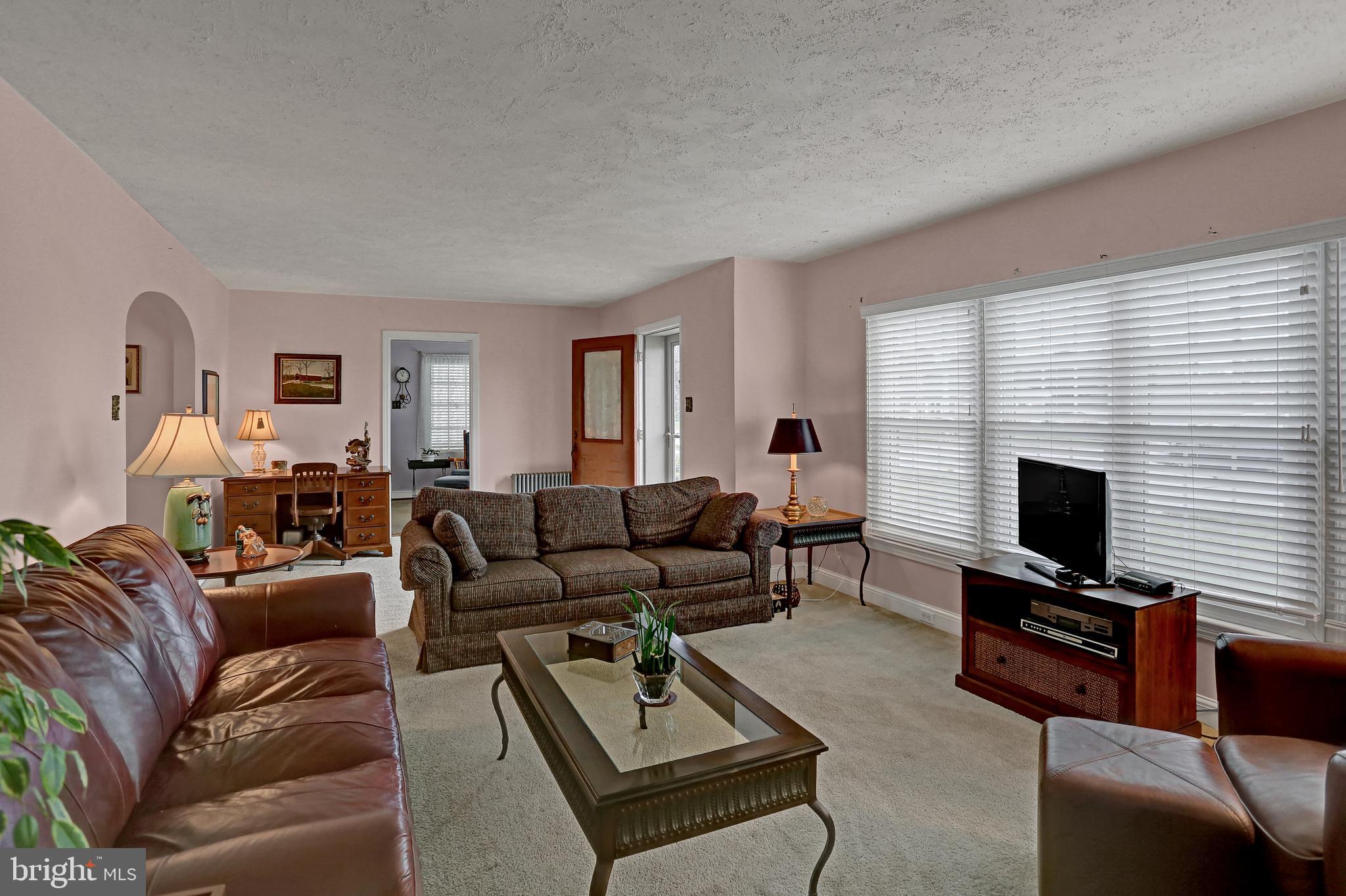 36 Clearview Road Hanover, PA 17331 - Photo 9 of 41 Livingroom