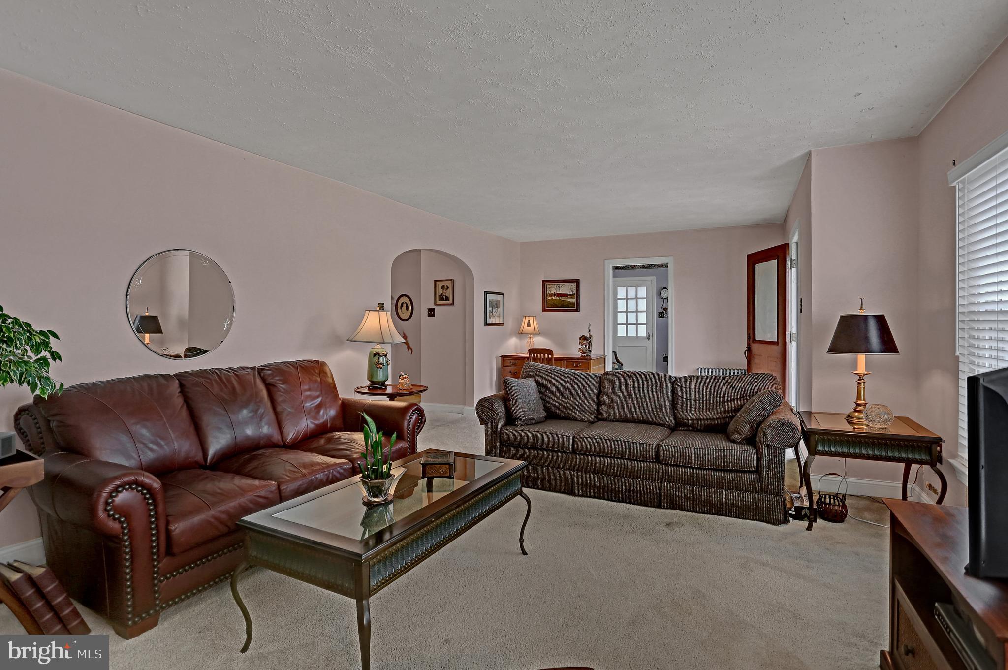 36 Clearview Road Hanover, PA 17331 - Photo 10 of 41 Livingroom