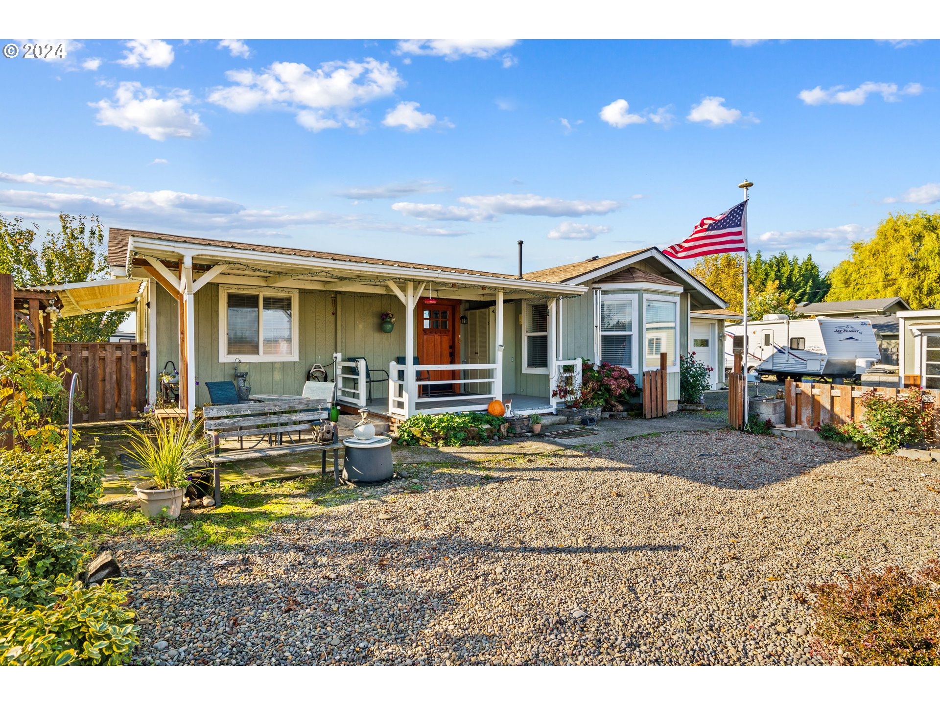 24010 Schultz Road Junction City, OR 97448 - Photo 5 of 46 Gallery Image 5