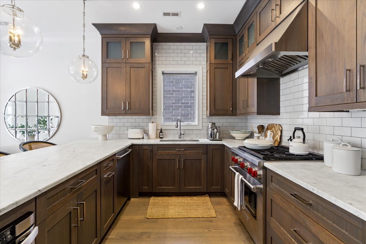2455 North Racine Avenue, Unit 3 Chicago, IL 60614 - Photo 11 of 24
