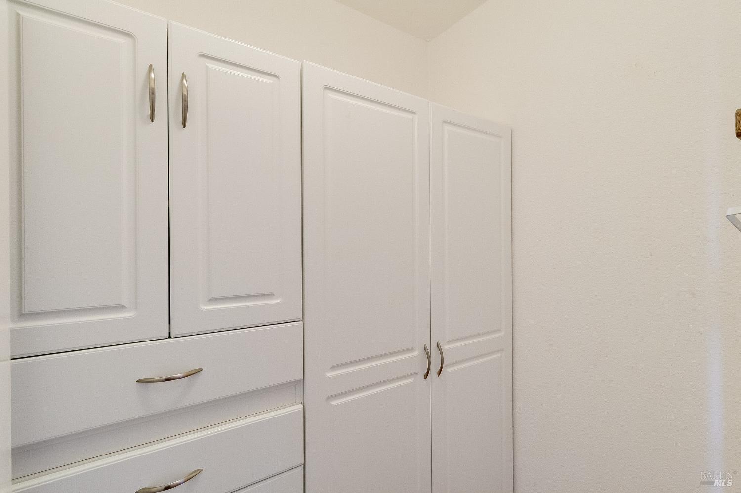 171 Nantucket Lane Vallejo, CA 94590 - Photo 18 of 56 a bathroom with a shower