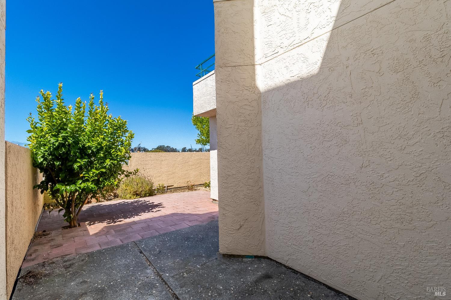 171 Nantucket Lane Vallejo, CA 94590 - Photo 28 of 56 a view of a yard