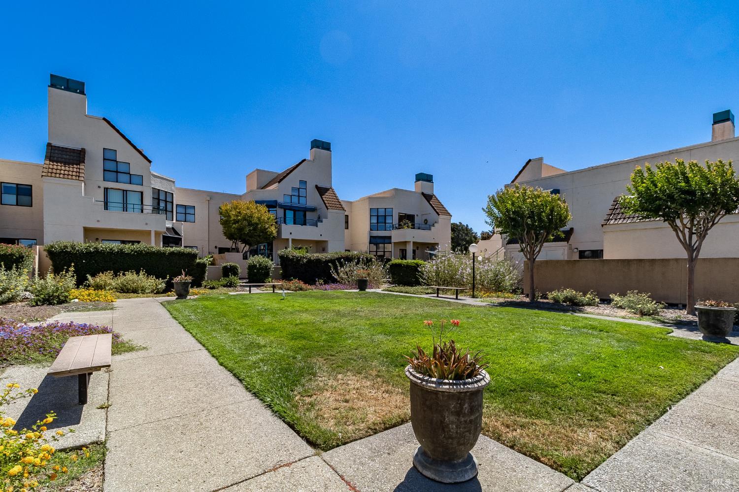 171 Nantucket Lane Vallejo, CA 94590 - Photo 35 of 56 a front view of a house with a garden