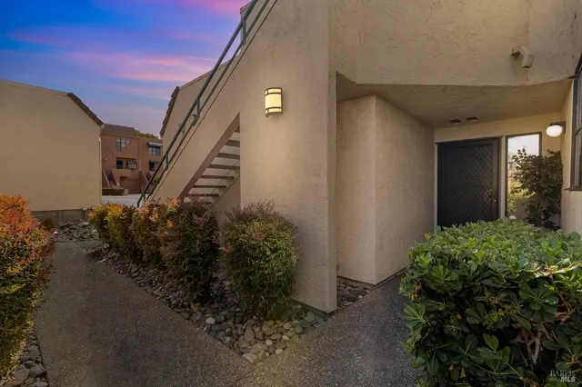 $315,000 | 171 Nantucket Lane, Vallejo, CA 94590