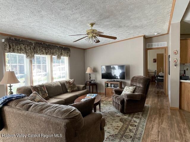 21 Terrace Manor Road South Cairo, NY 12482 - Photo 2 of 20 Living Room