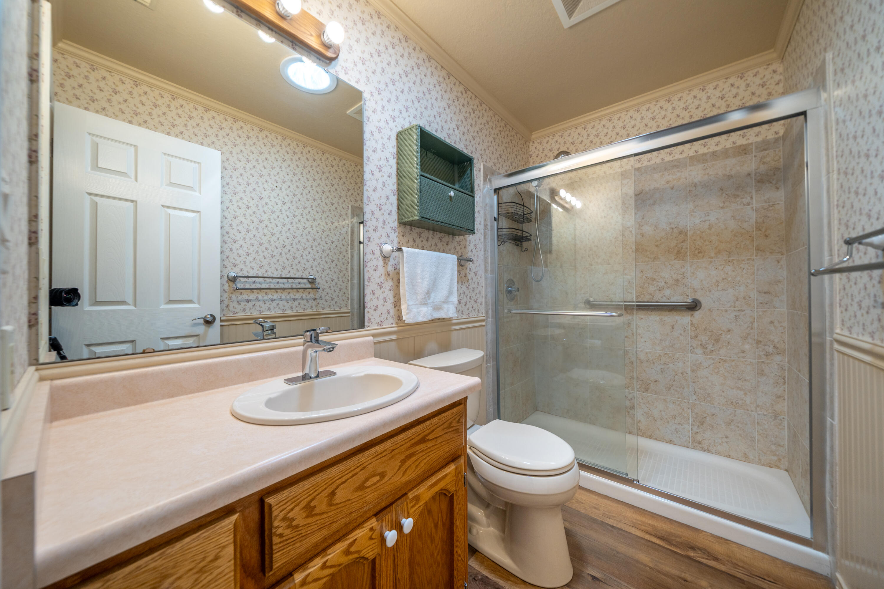 1075 Goodview Way Redding, CA 96003 - Photo 19 of 46 1075 Goodview Way-27
