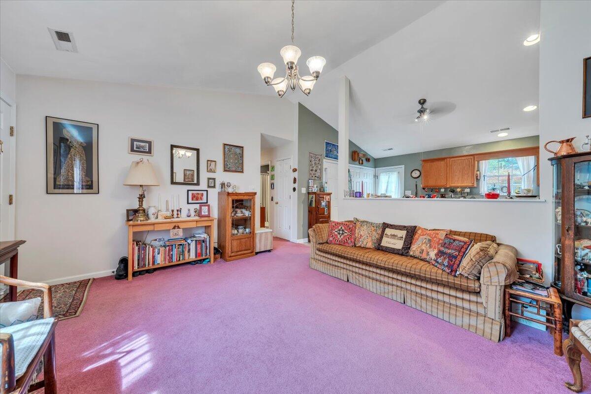 2532 Radford Road Northeast Roanoke, VA 24012 - Photo 5 of 26 005