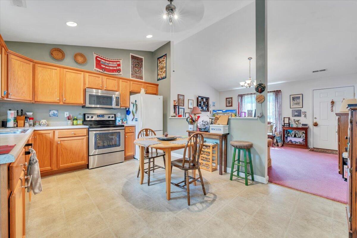 2532 Radford Road Northeast Roanoke, VA 24012 - Photo 8 of 26 008
