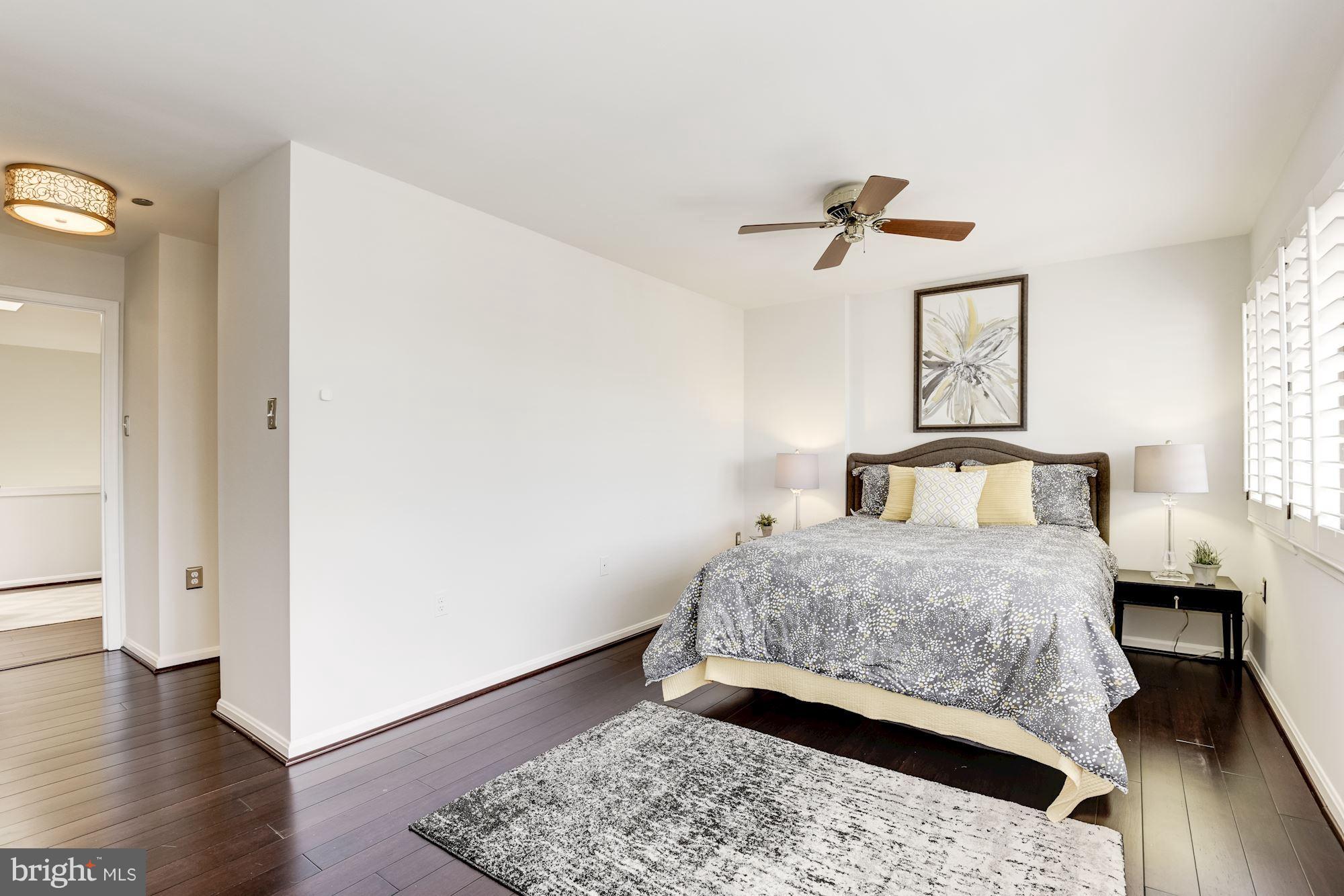 1301 North Courthouse Road, Unit 1812 Arlington, VA 22201 - Photo 13 of 30 Large bedroom
