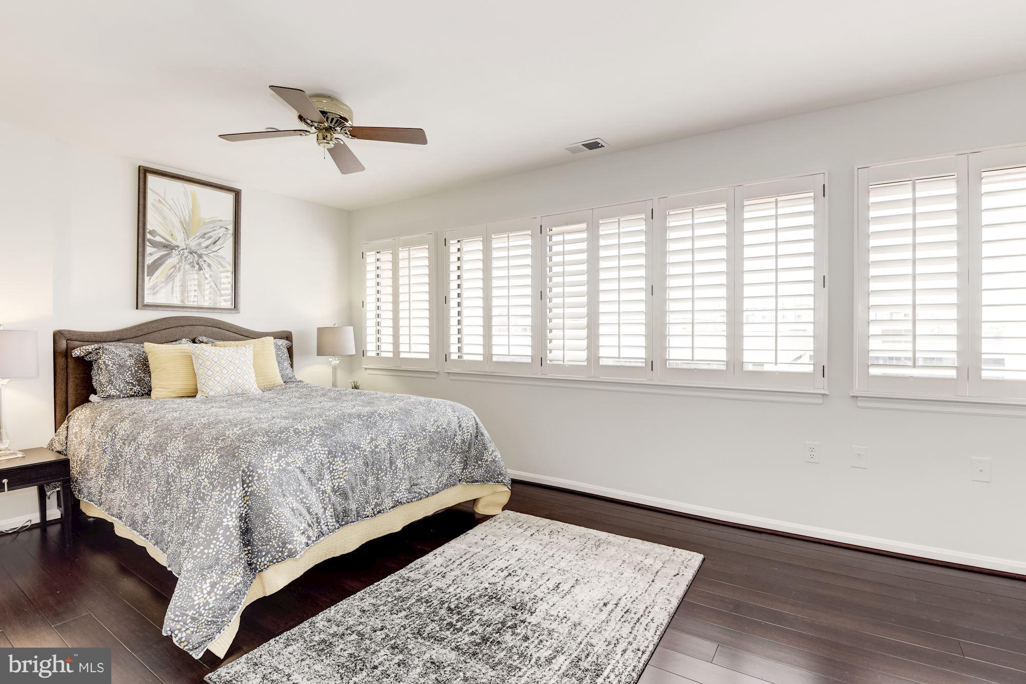 1301 North Courthouse Road, Unit 1812 Arlington, VA 22201 - Photo 14 of 30 Large Bedroom with plenty of light!