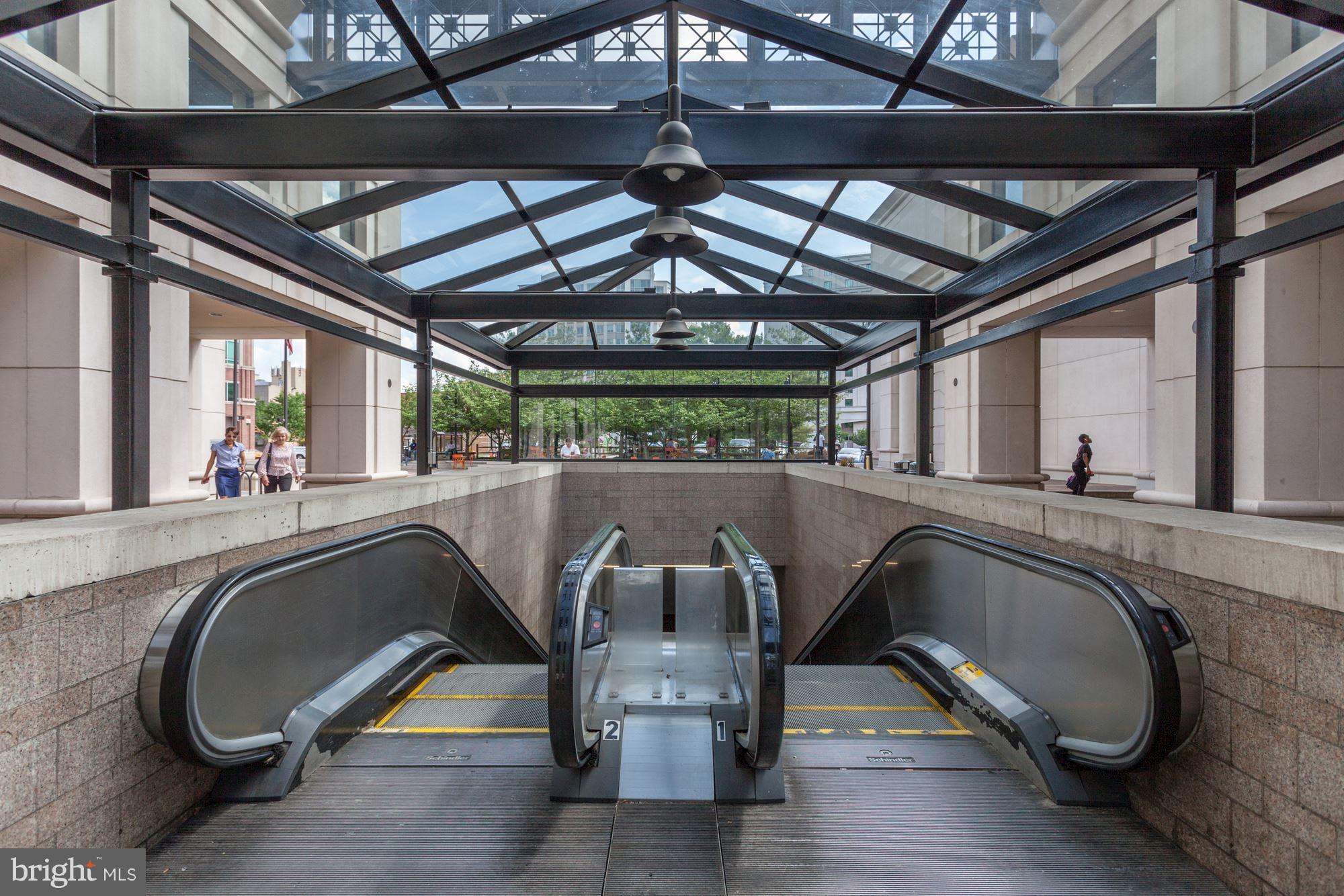 1301 North Courthouse Road, Unit 1812 Arlington, VA 22201 - Photo 23 of 30 Courthouse Metro escalator only 2 blocks away!