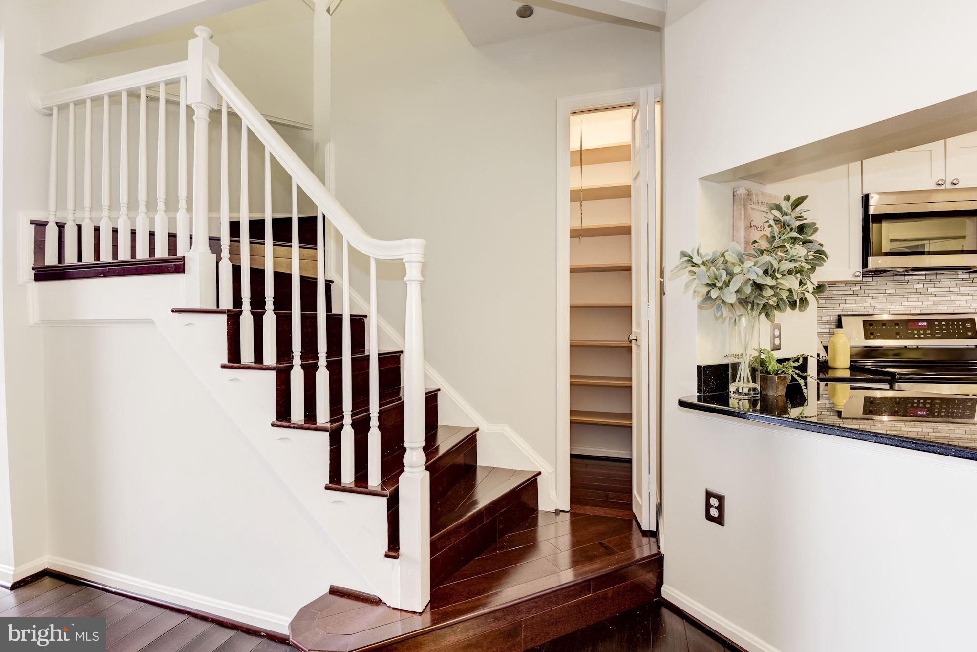 1301 North Courthouse Road, Unit 1812 Arlington, VA 22201 - Photo 5 of 30 Toward stairs, closet, kitchen!
