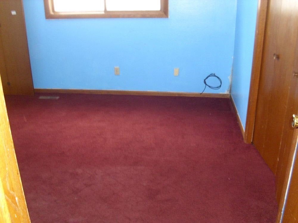 203 Hilltop Road Columbus Junction, IA 52738 - Photo 7 of 13 Gallery Image 7