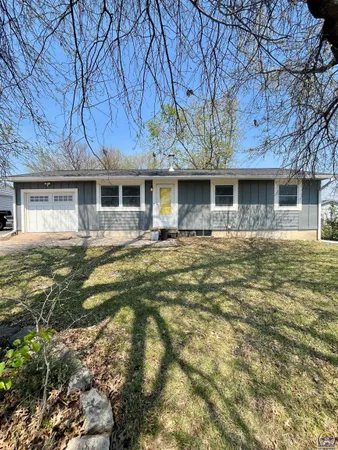 $157,500 | 1242 East 9th Avenue, Emporia, KS 66801