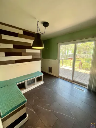 $157,500 | 1242 East 9th Avenue, Emporia, KS 66801