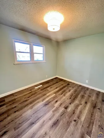 $157,500 | 1242 East 9th Avenue, Emporia, KS 66801