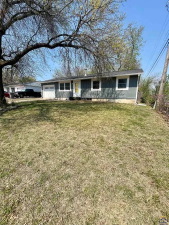 $157,500 | 1242 East 9th Avenue, Emporia, KS 66801