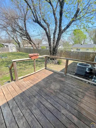 $157,500 | 1242 East 9th Avenue, Emporia, KS 66801