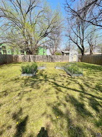 $157,500 | 1242 East 9th Avenue, Emporia, KS 66801