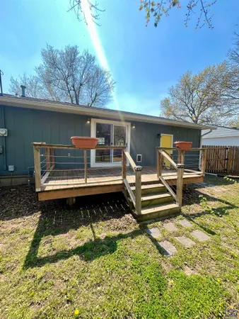 $157,500 | 1242 East 9th Avenue, Emporia, KS 66801