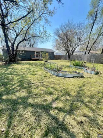 $157,500 | 1242 East 9th Avenue, Emporia, KS 66801