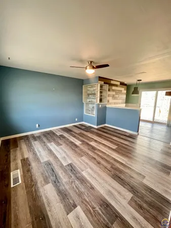 $157,500 | 1242 East 9th Avenue, Emporia, KS 66801