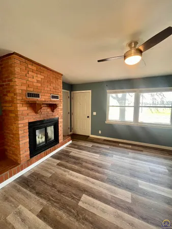 $157,500 | 1242 East 9th Avenue, Emporia, KS 66801