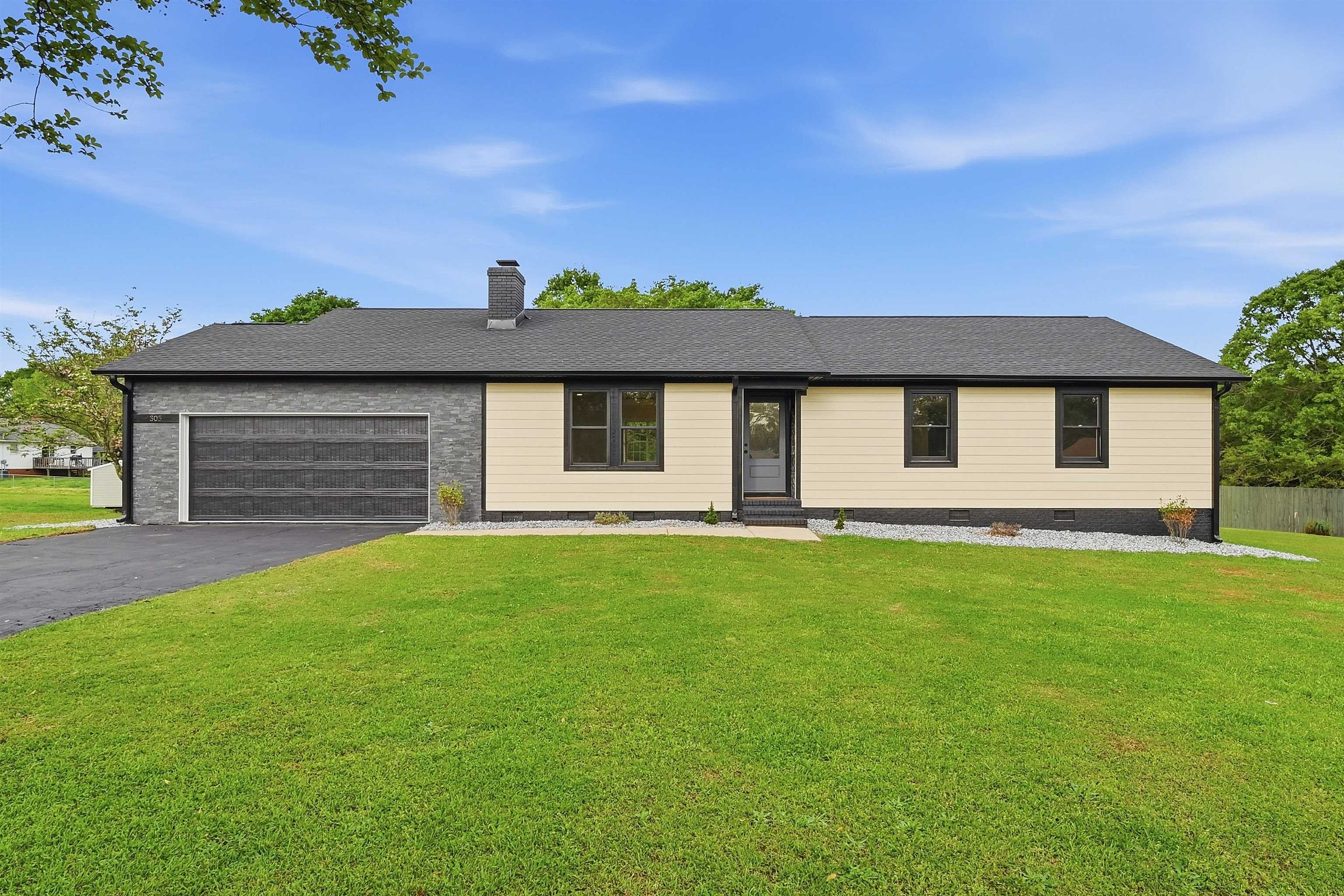 305 Palmer Court Inman, SC 29349 - Photo 3 of 35