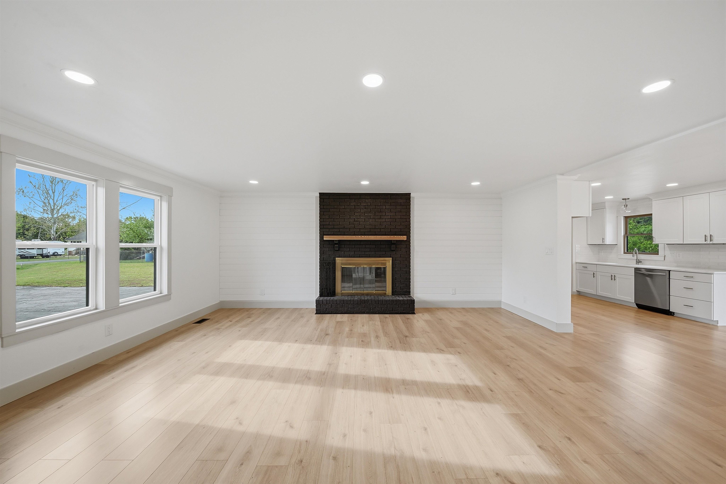 305 Palmer Court Inman, SC 29349 - Photo 6 of 35