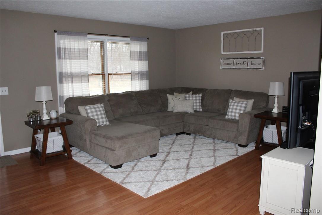 7227 West Lovejoy Road Byron, MI 48418 - Photo 2 of 17 7227 Lovejoy living room.JPG