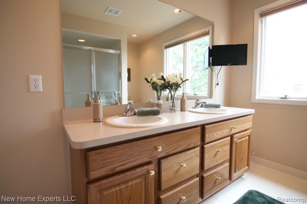 2723 Santia Road Troy, MI 48085 - Photo 34 of 47 IMG_0352.jpg