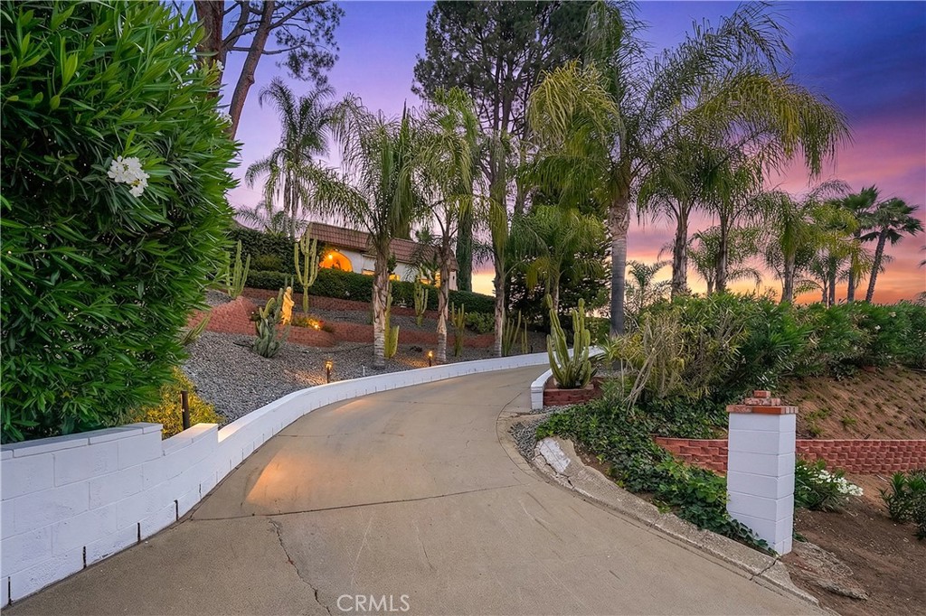 23734 Vista Ramona Road Ramona, CA 92065 - Photo 2 of 62 Driveway.
