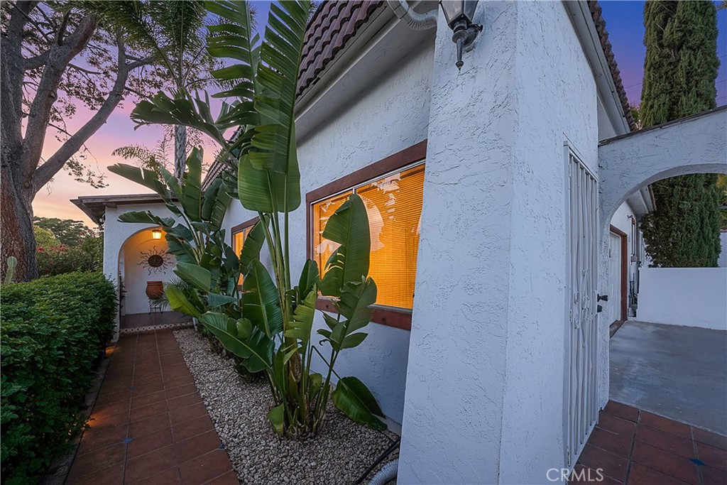 23734 Vista Ramona Road Ramona, CA 92065 - Photo 7 of 62 Entry way.
